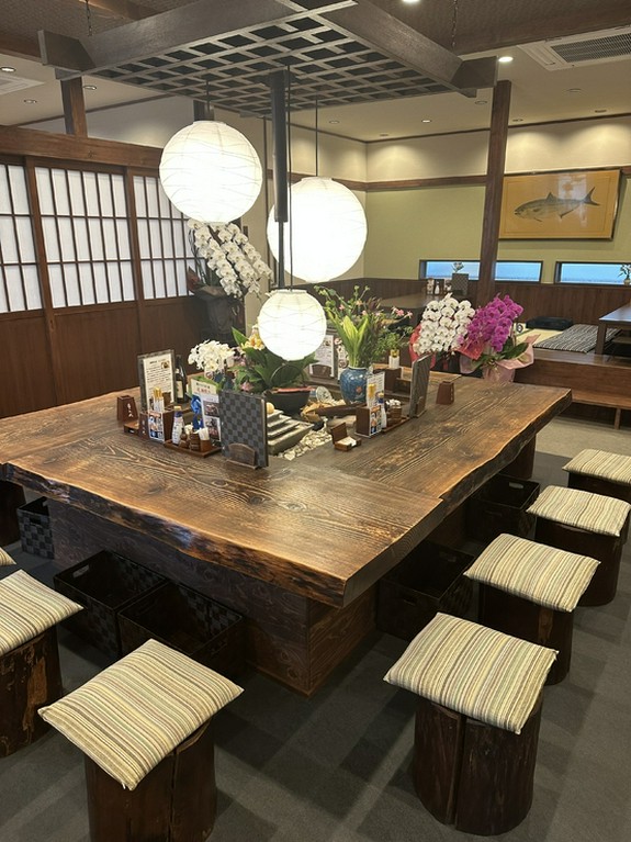 囲炉裏席あり　古き良き日本の雰囲気を体感できます