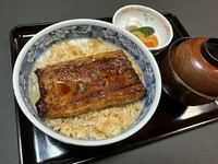 吸い椀、漬け物付き。