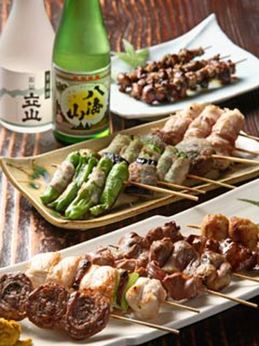 囲炉裏14席　カウンター8席
