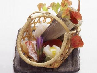 季節のお刺身               (表示価格は税別価格です。)