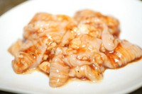 ホルモンは新鮮さは命。軽くあぶって食べると最高です。ハーフサイズも承ります。