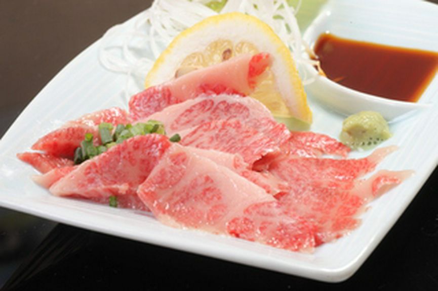 特選黒毛和牛 牛刺し