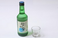竹炭で濾過した飲みやすい韓国焼酎