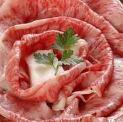 秋冬は黒毛和牛のすきやき・しゃぶしゃぶで。