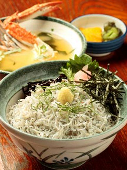 しらす丼 かにの味噌汁