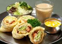 ナンロール・サラダorスープ・ヨーグルト・ドリンク