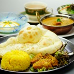 サラダorスープ・フィッシュテッカ・えびココナッツカレー・ミニナン・ミニライスデザート・ドリンク