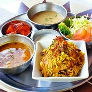 ・サラダ
・スープ
・チキンテッカ
・ヨーグルト
・ビリヤニ
・カレー1種（10種類の中から選べます）
