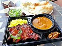 タンドリーチキン、本日のカレー1種(肉のカレーor野菜カレー)、ライス、ミニナン、サラダ