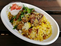 香りのよいインドのバスマティライスを使用しています。
ライタ（ヨーグルトサラダ）を混ぜてお召し上がりください。
