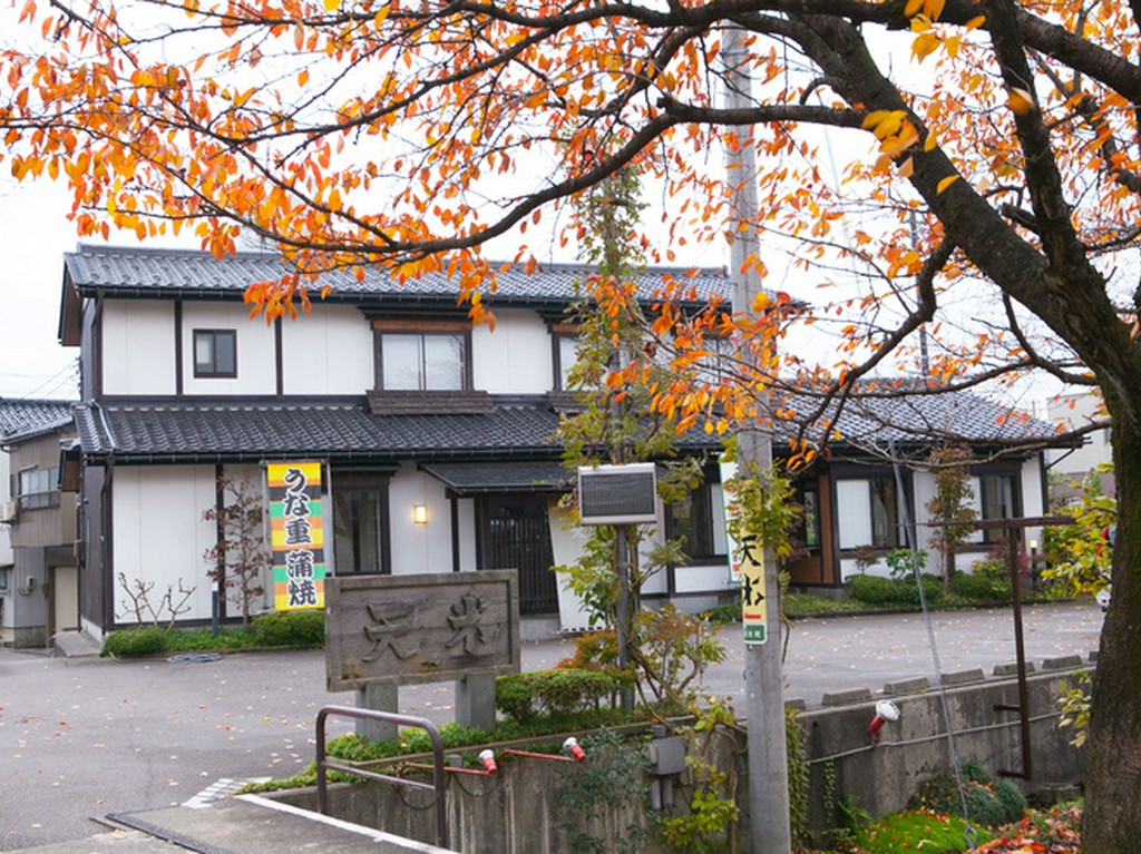 春は高岡桜が美しい場所です