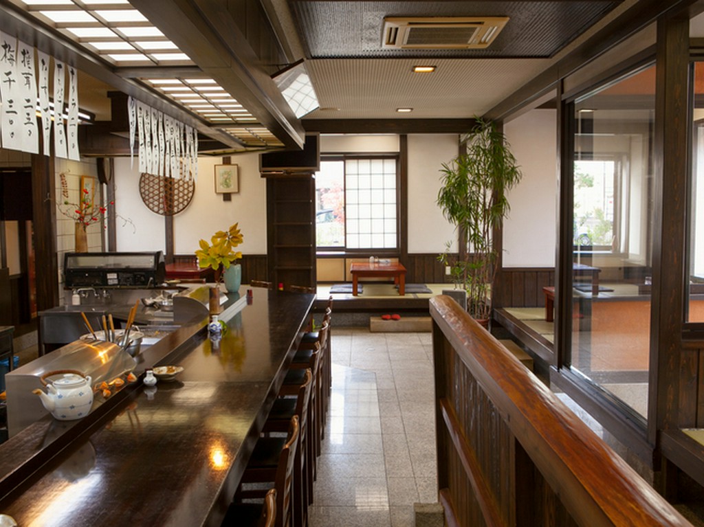 個室、座敷、カウンター席があります
