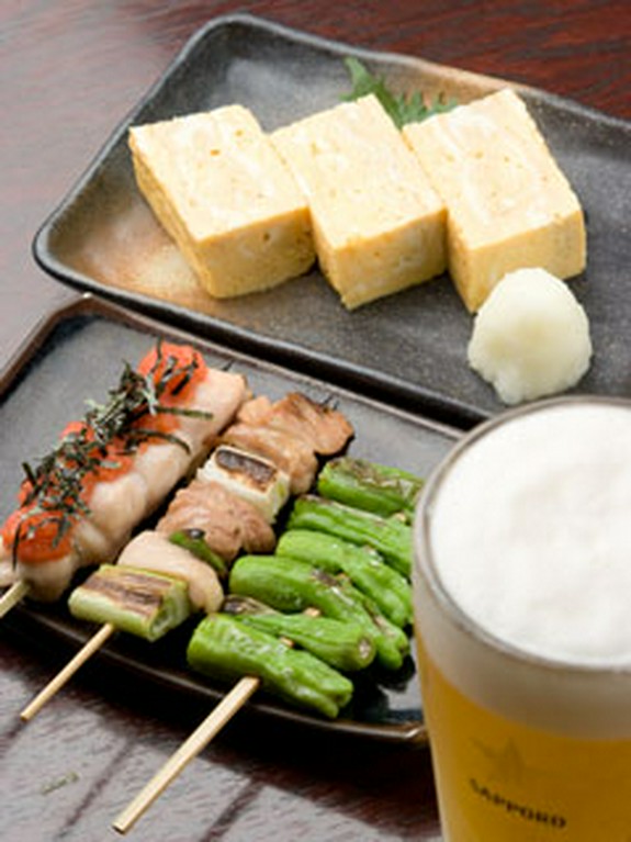 晩酌セットは「生ビール」「一品」「串3本」が付いて1000円