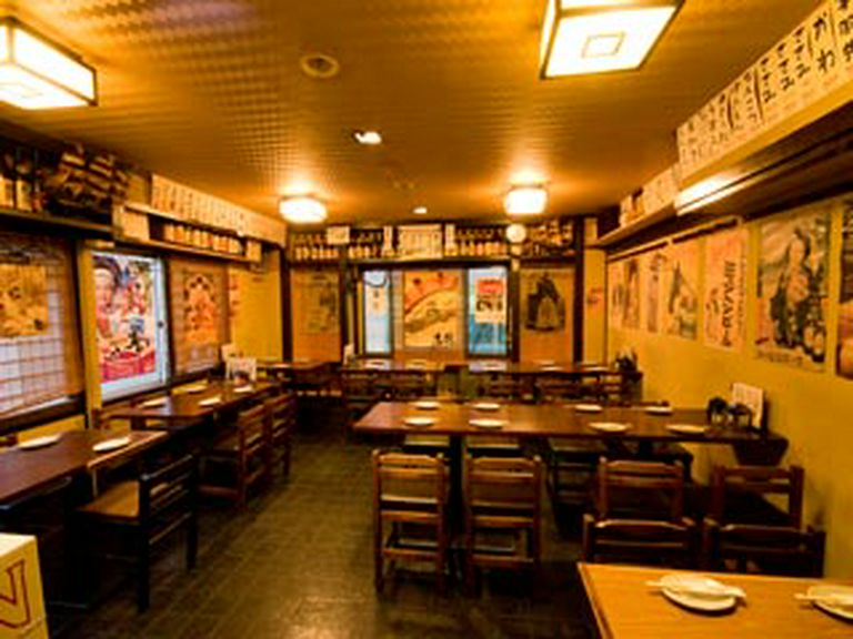 3階はレイアウト自由自在。貸切は20名様から最大38名様まで。