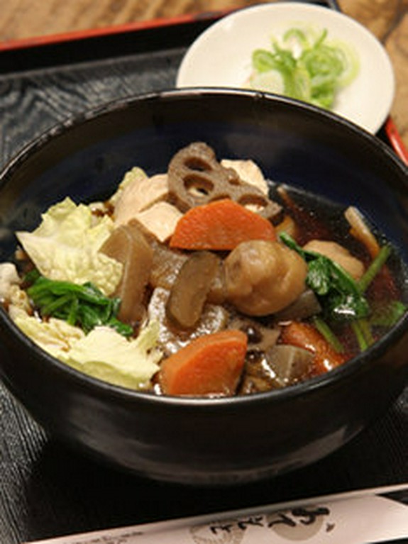 野菜いっぱい!!　ほっと温まる椀物です。