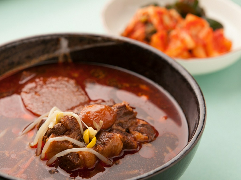 スタミナ満点！　八丁味噌入りの特製『テールスープ』