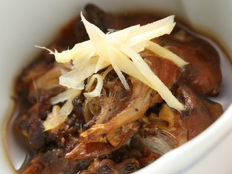 骨まで柔らか！　『うなぎのかぶと煮』