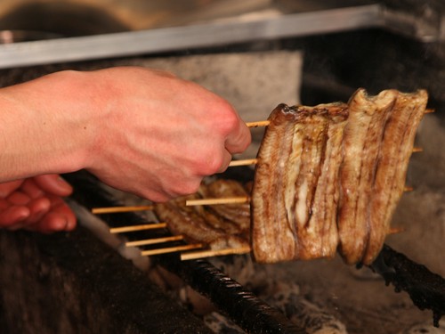 一枚一枚、炭火で丁寧に焼いているので、ふっくらとした食感です