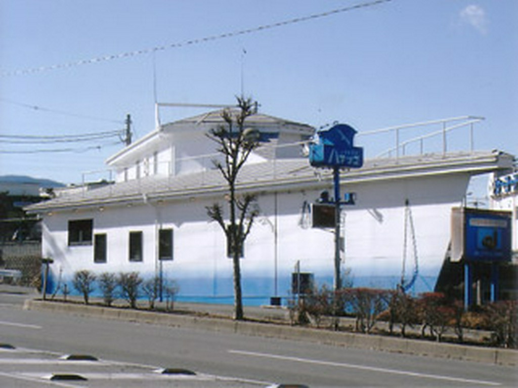 外観は舟のイメージ