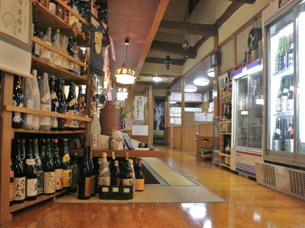 掘りごたつ式のカウンター席でゆったりお過ごしください。