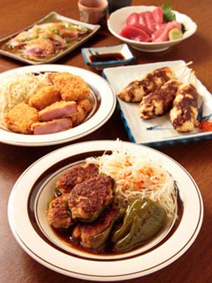 お食事にもおつまみにもピッタリのおふくろの味揃ってます。