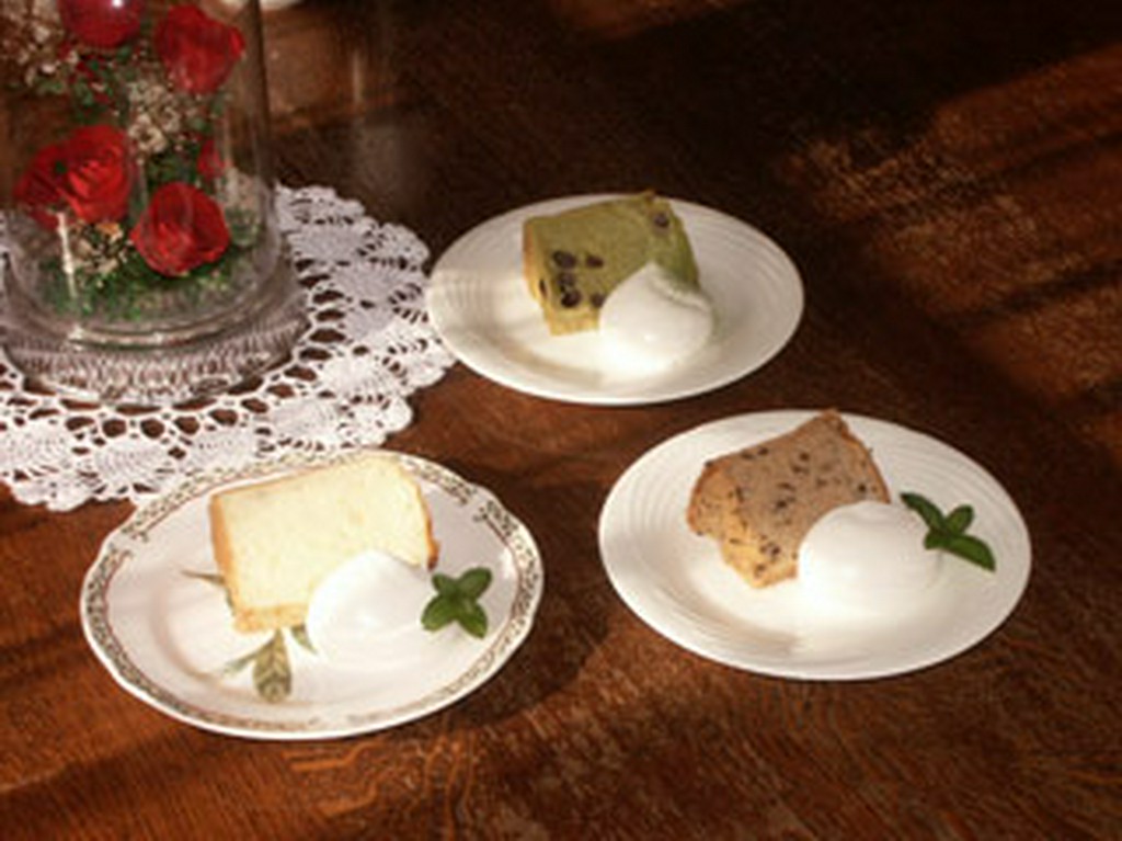 自家製のシフォンケーキ３種