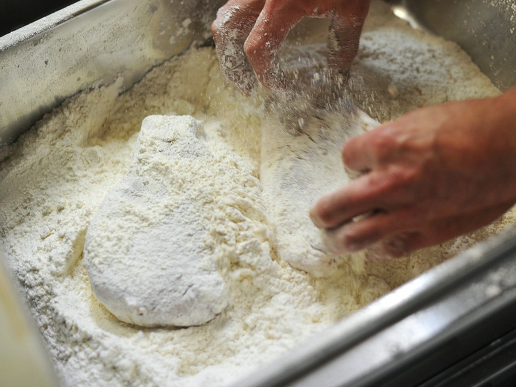 ひとつひとつ、丁寧に手つくりしています