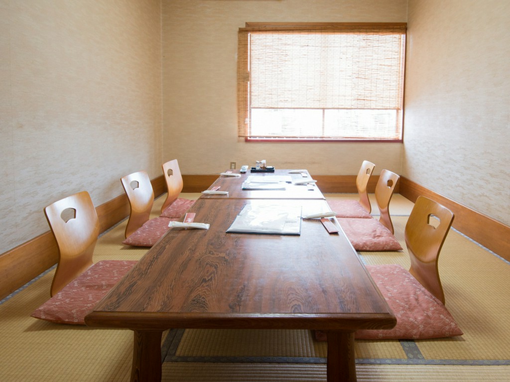 ビジネスシーンに最適な個室空間で、心を込めたおもてなしを　　
