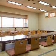 30名向けの個室は、法事でもよくご利用いただいています。故人との思い出を皆様でゆっくりと語らい合える空間です。私たちも丹精を込めた料理で、ご親族との大切な集いのひとときをお手伝いさせていただきます。　