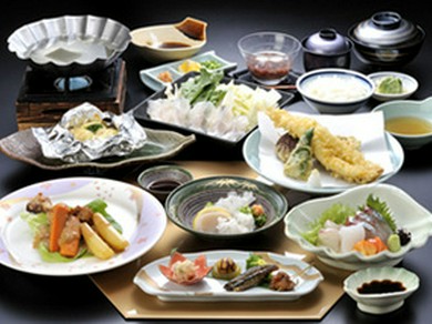 ご家族とのお食事にも。彩り豊かなお料理をご堪能ください