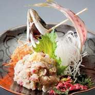 南房総に来たらこれを食べないと始まらない。
味噌の風味と魚の旨みが絶妙にマッチし、ご飯やお酒が進むこと間違いなしです。