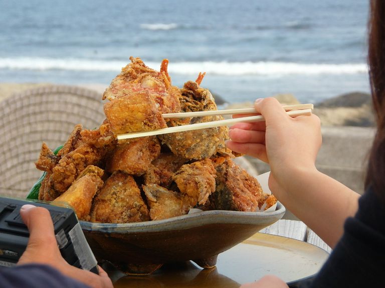 地魚あら唐揚げ盛り