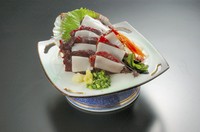 房総は鯨の名産！白皮と赤身を一緒に食べるのが通！