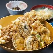 先着30食
サクサクの衣とふっくらとした身、そして甘辛いタレが絶妙なバランスで絡み合い、
飽きることなく最後まで美味しくいただけます。