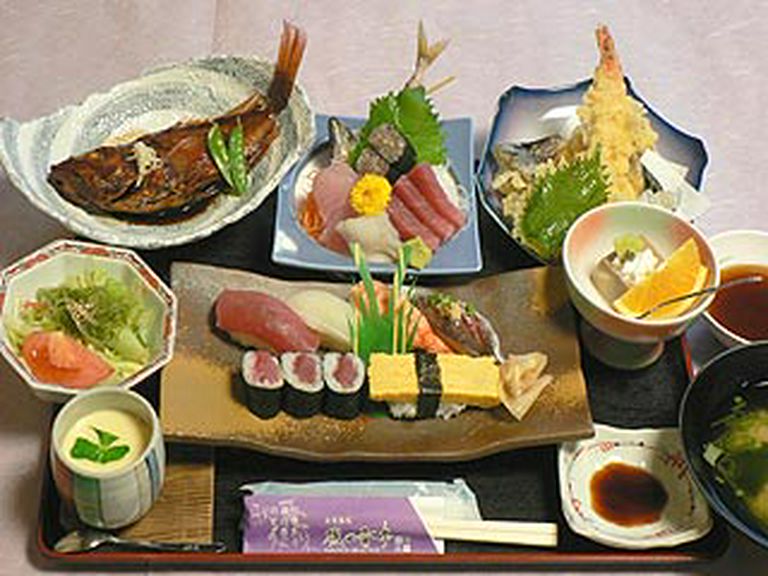 潮騒御膳　2625円