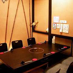 接待や会食などに使える個室空間有。コース料理と一緒にどうぞ。