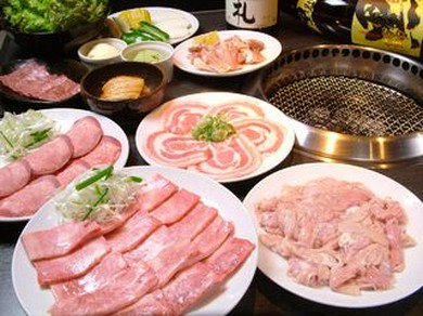 仲間と美味しいお肉で楽しいひとときを