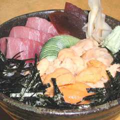 うにとろ丼（季節限定）