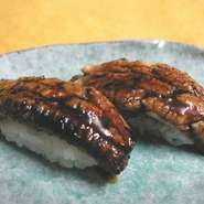当店の穴子はタレが自慢です。