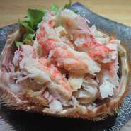 手間いらずでぱくぱくと・・・。
その分板さんがせっせと剥いております。