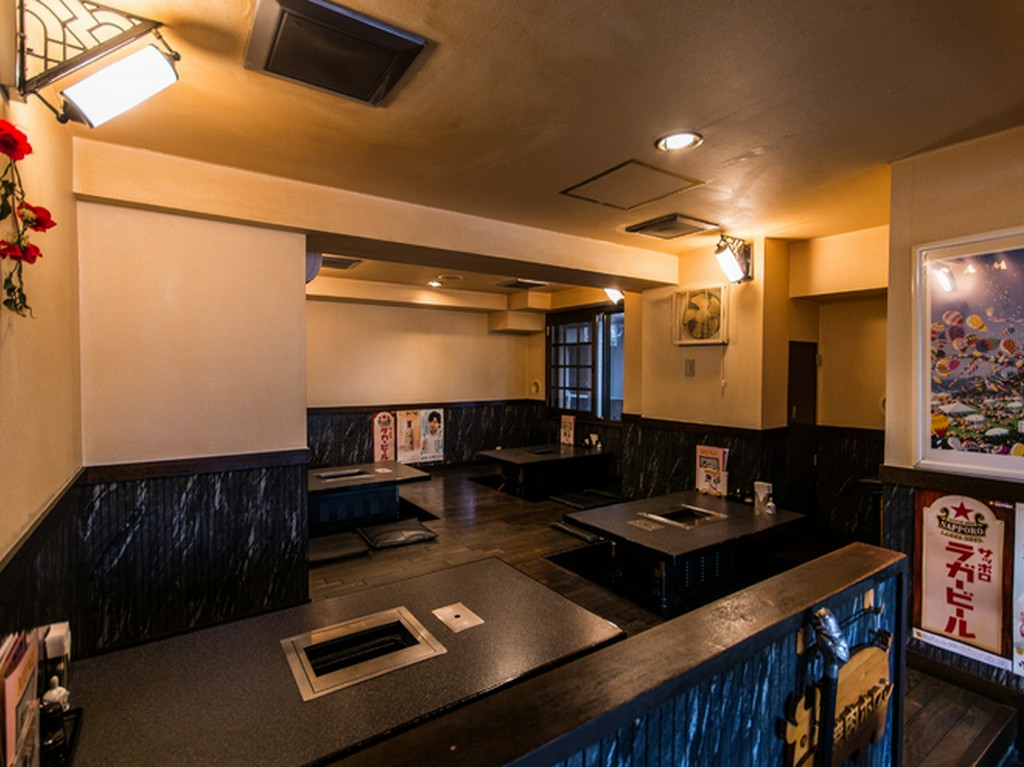 開店当初から変わらないすっきりとした清潔な店内