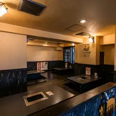 開店当初から変わらないすっきりとした清潔な店内