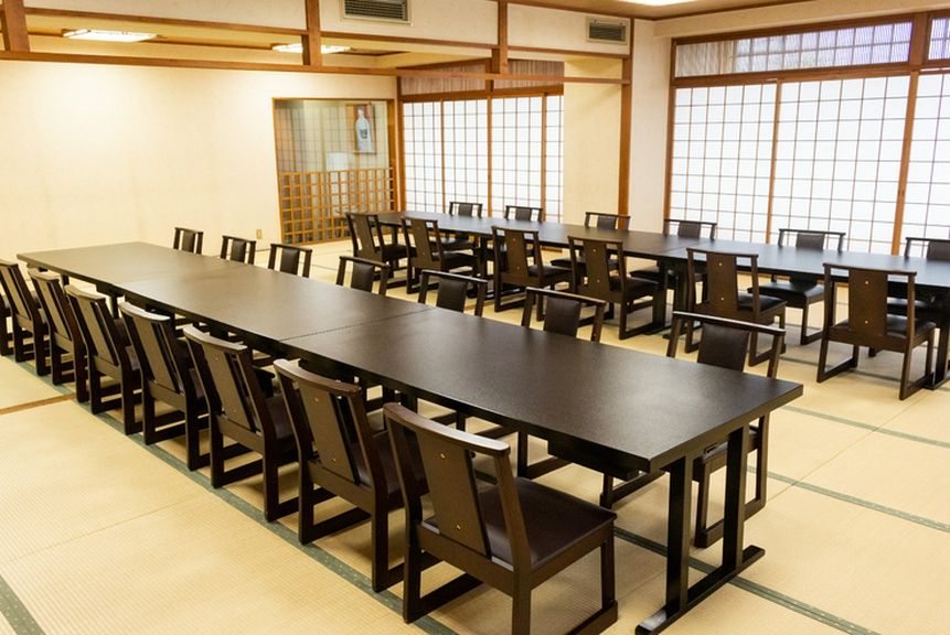 椅子席もございます