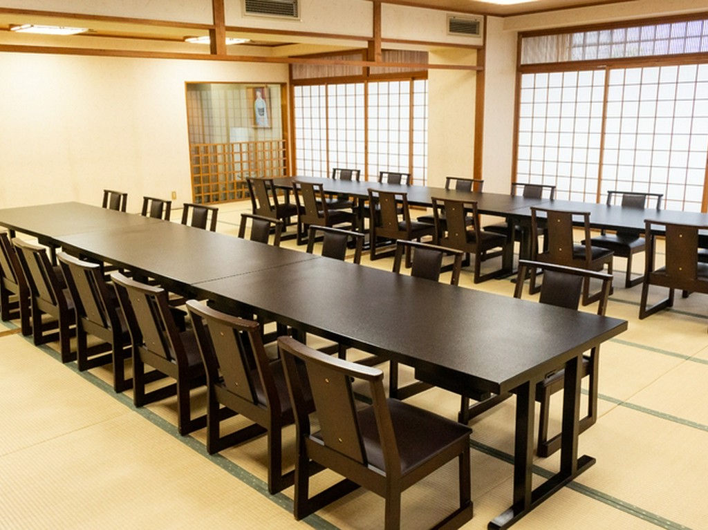 椅子席もございます