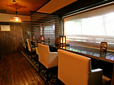 レトロな雰囲気の中でお二人の時間をゆったりとお楽しみください