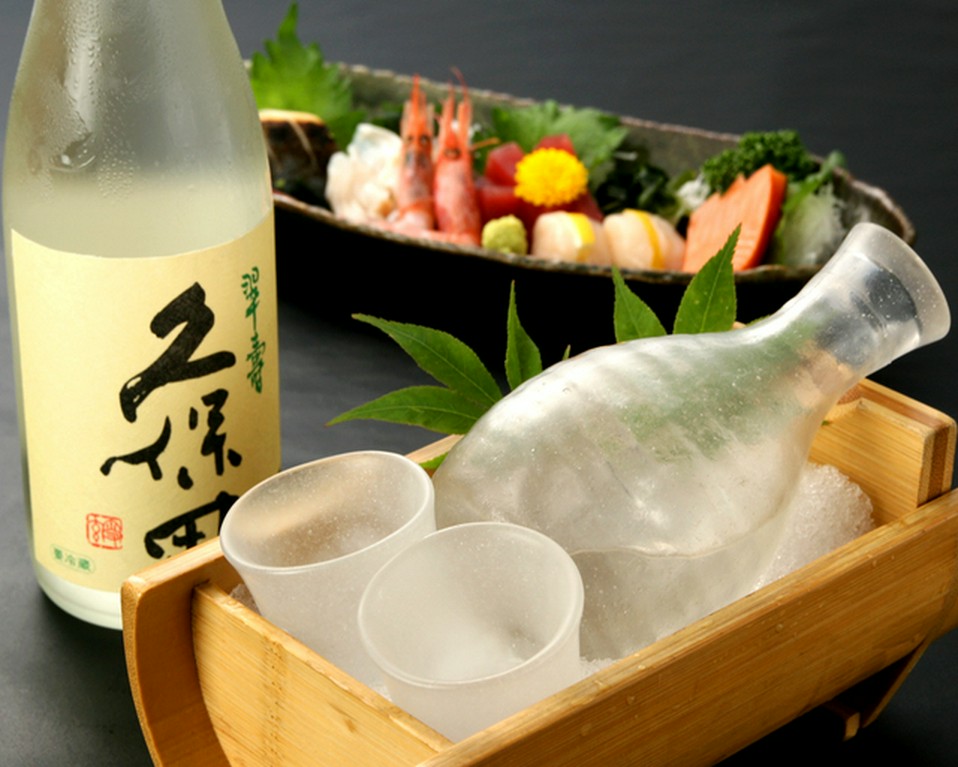 お料理を引き立てる人気の地酒も各種取り揃えております。