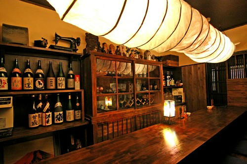 落ち着いた雰囲気の店内