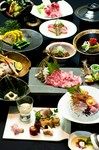 熊本の美味を堪能できる郷土料理会席です。馬肉料理、辛子蓮根、一文字ぐるぐるなど名産が沢山！