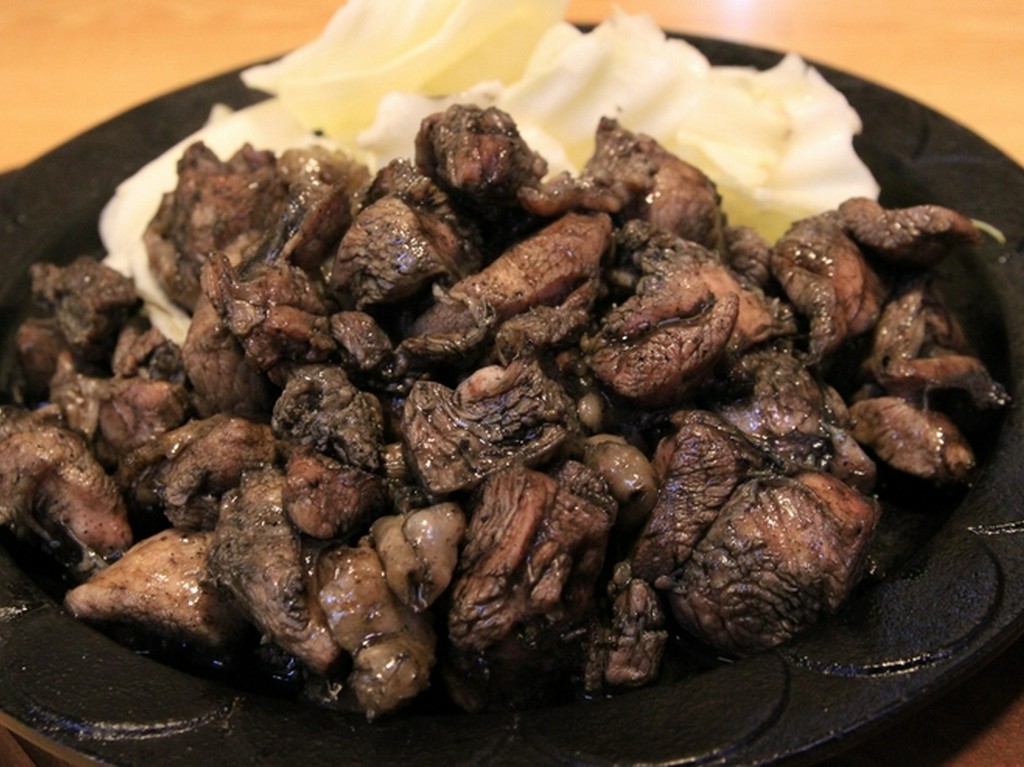 炎の調理人、匠の焼く！みやざき地頭鶏もも炭火焼