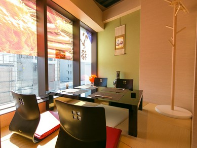 くつろぎながら豪華カニ料理に舌鼓